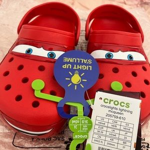 NWT Lightning McQueen Crocs Women’s 8 Men’s 6